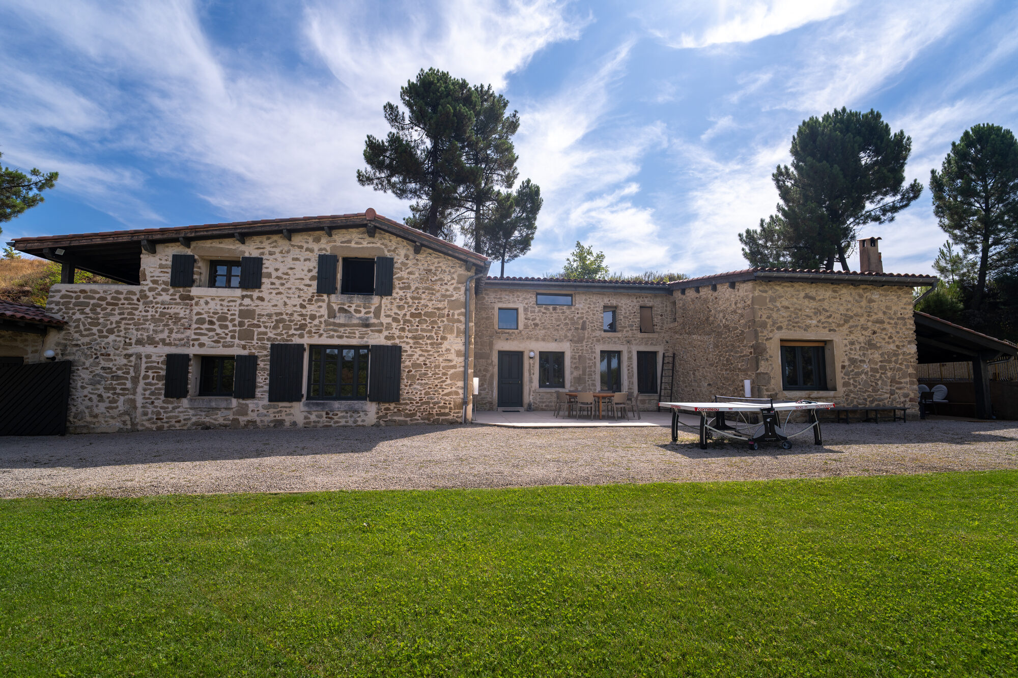 Façade principale — vue frontale