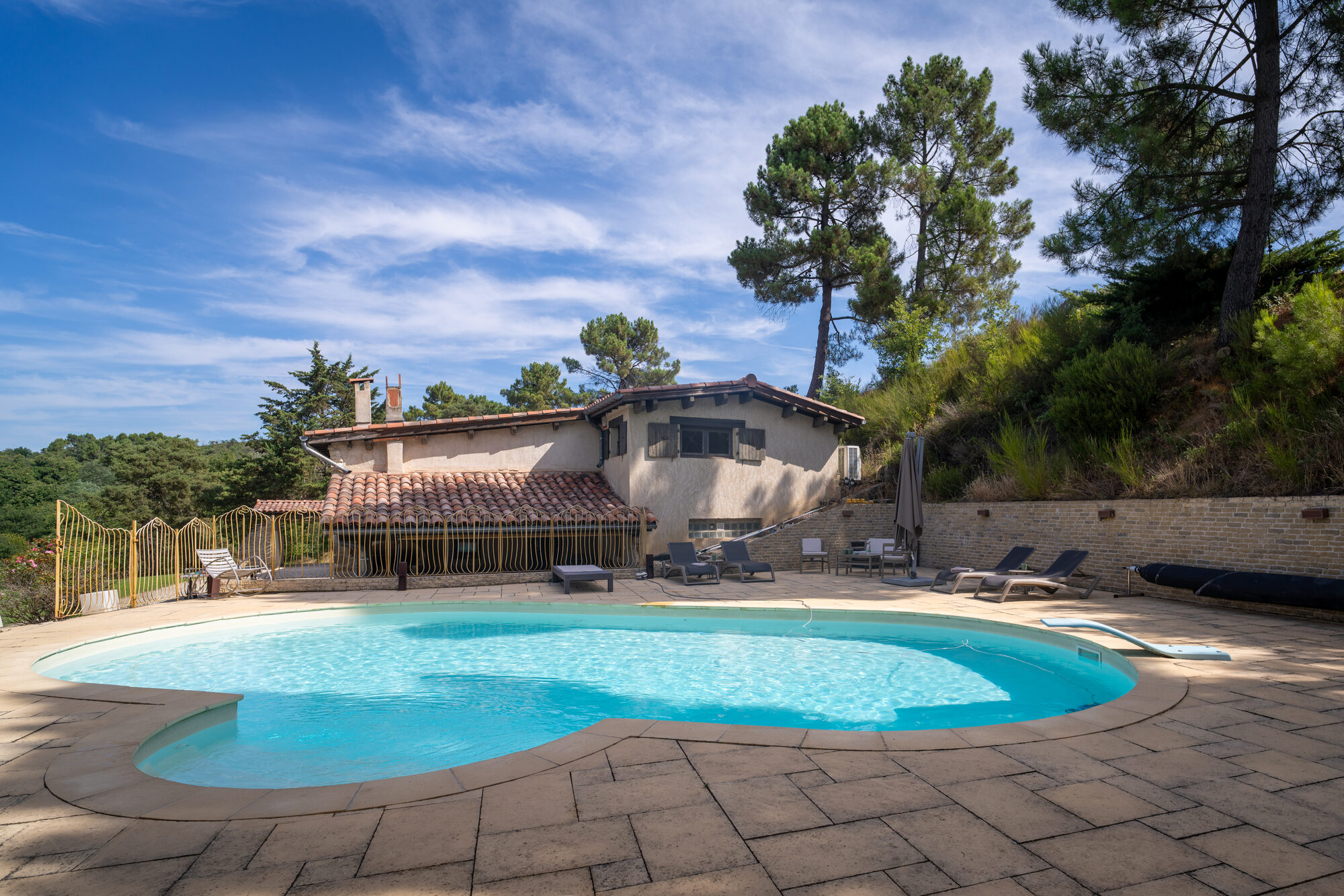 Piscine et pool house